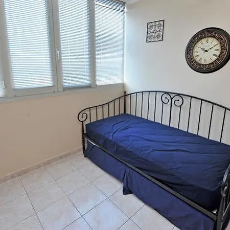 Sunset Apartment Split